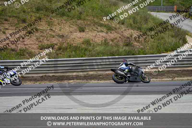 cadwell no limits trackday;cadwell park;cadwell park photographs;cadwell trackday photographs;enduro digital images;event digital images;eventdigitalimages;navarra;no limits trackdays;peter wileman photography;racing digital images;trackday digital images;trackday photos